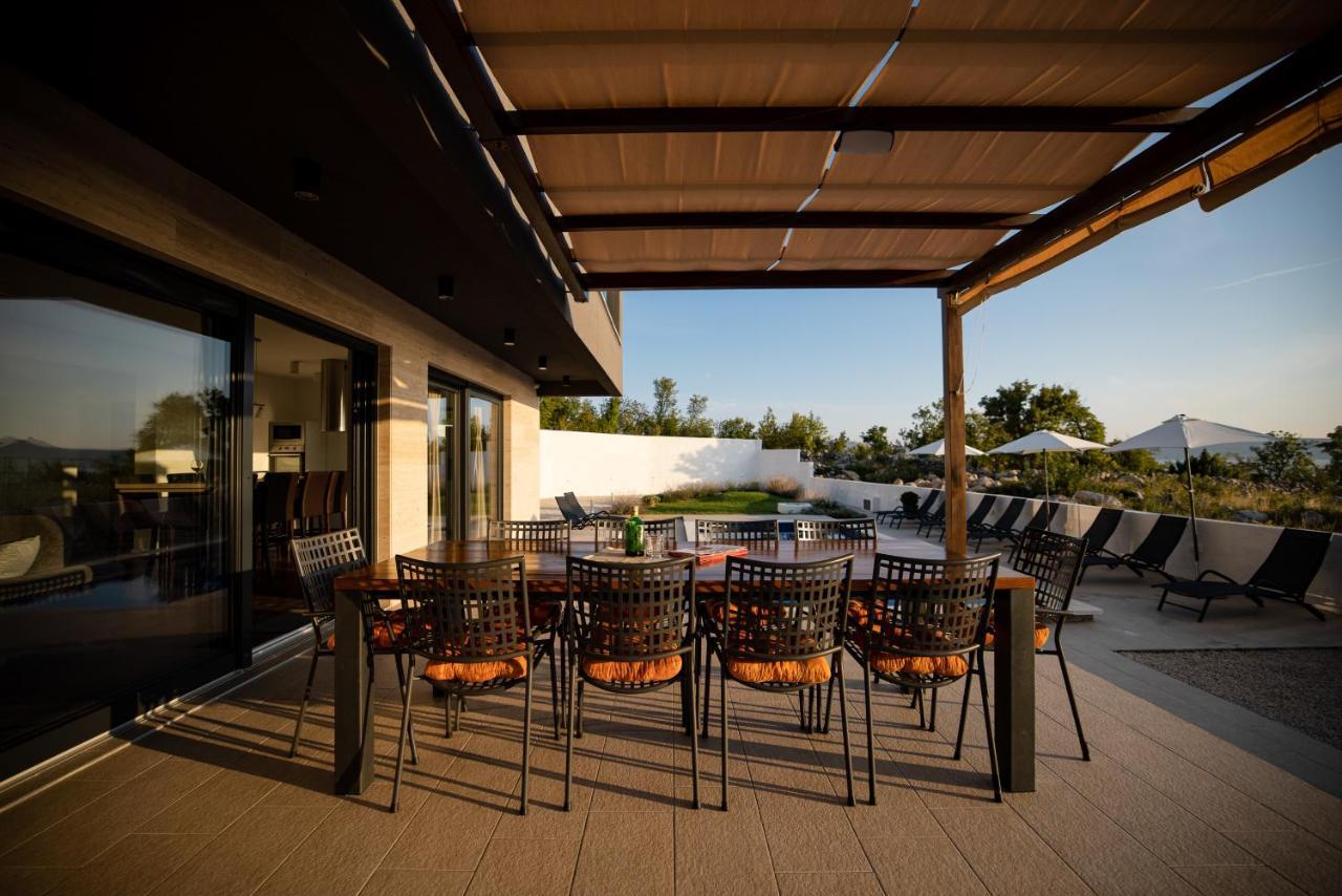Royal Promons - Heated Pool Βίλα Starigrad Paklenica Εξωτερικό φωτογραφία