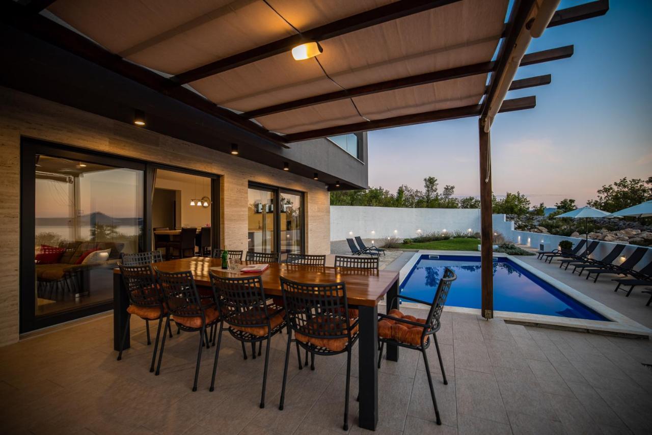 Royal Promons - Heated Pool Βίλα Starigrad Paklenica Εξωτερικό φωτογραφία